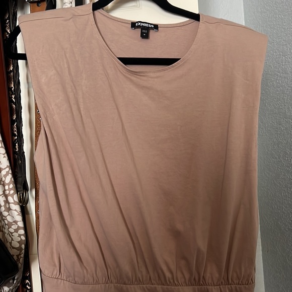 Tan dress with shoulder pads - Picture 2 of 6